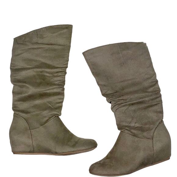 Francesca's Trend Report Taupe Suede Boots Cozycore Size 9 - Picture 2 of 8